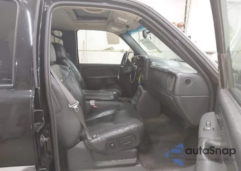 2002 Chevrolet Avalanche 1500 z USA, uszkodzony, nr VIN 3GNEK13T02G287230